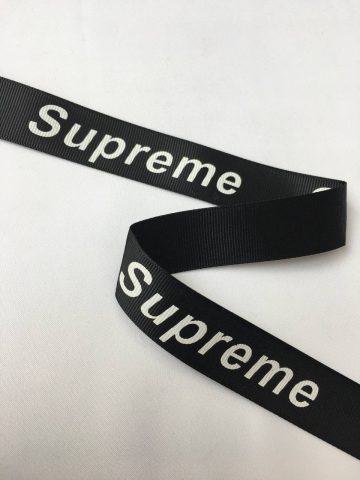 Тесьма репсовая-логотип Supreme. Ширина 25 мм. Тесьма репсовая-логотип Supreme Ширина 25 мм.