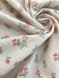 Муслин двухслойный жатый - цветы на светло-бежевом фоне