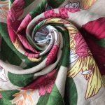 Креп цветочный романс на бежевом фоне арт.026008