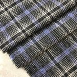 Костюмная Камволь - черно-белая с фиолетовой полосой