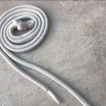 Шнур х/б круглый, с наполнителем, 6 мм с металлическим наконечником 135 см – белый