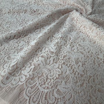 Кружево Шантильи белое — купон 145×150 см